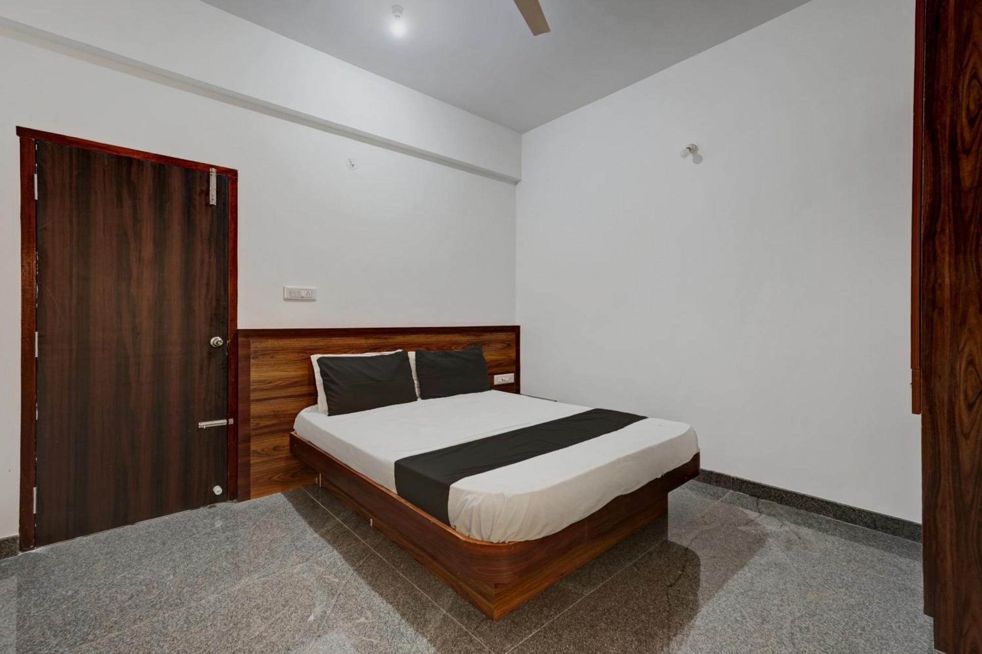 Oyo Hotel Bungalow Inn Lodging & Boarding Бангалор Екстериор снимка
